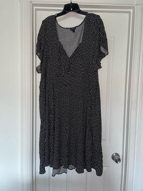 Torrid Short Sleeve Skater Dress Black & White Polka Dots Size 5x